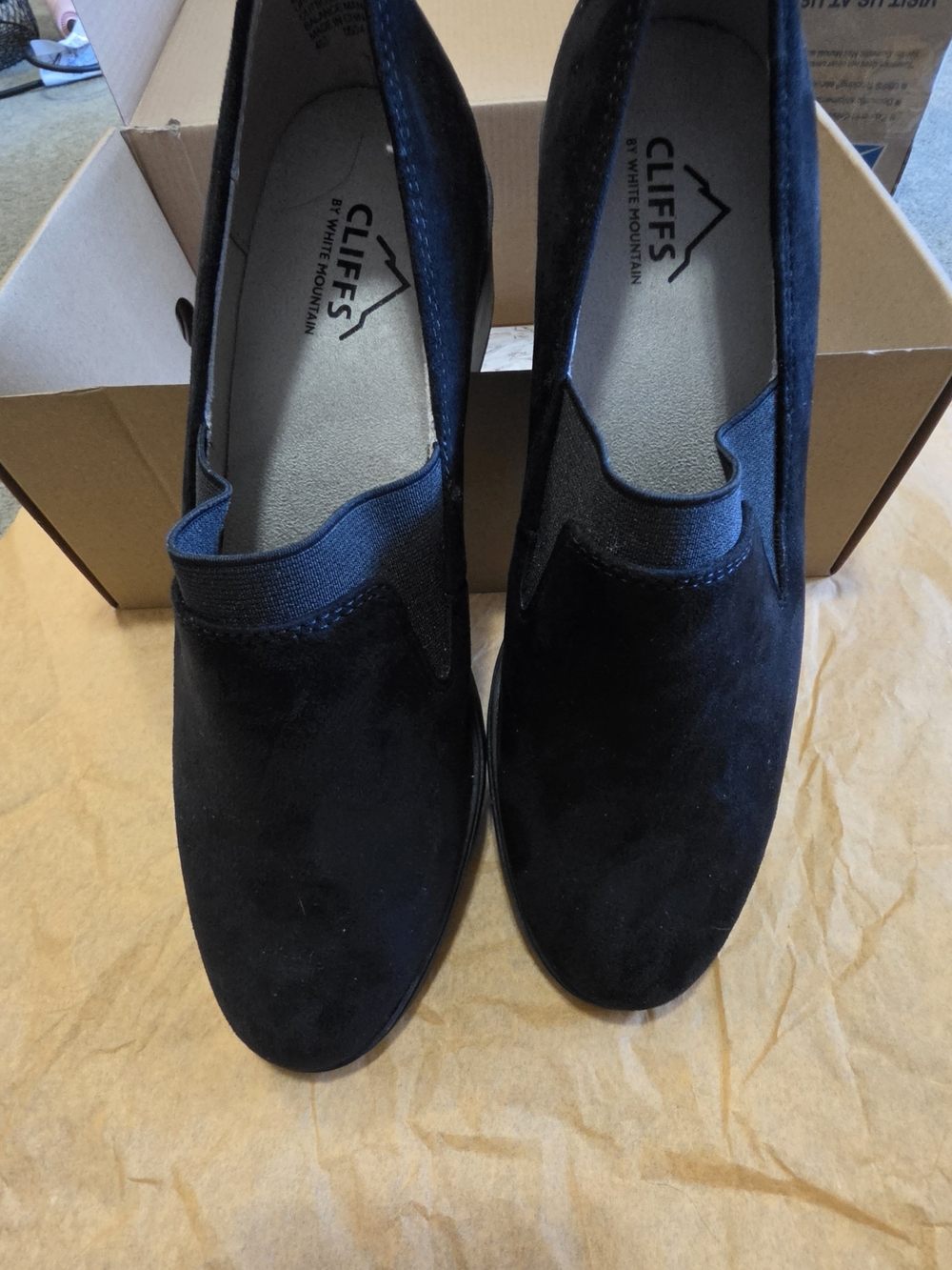 Cliffs by White Mountain Black Slip-On Loafers